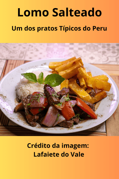 📸 Registro do fotógrafo Lafaiete do Vale, feito em uma viagem ao Peru, retratando o verdadeiro Lomo Saltado em todo o seu sabor e tradição..